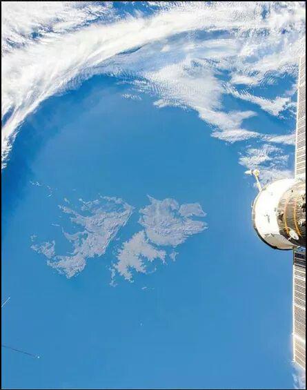 Vista satelital del archipiélago de las Islas Malvinas en el Atlántico Sur.